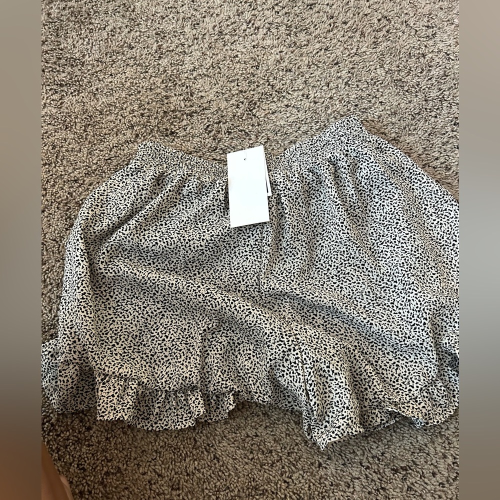 flowy shorts - Picture 2 of 3